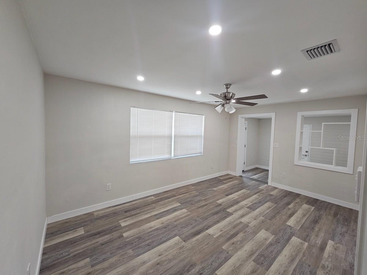 Image 9 of 23 For 903 33rd Avenue