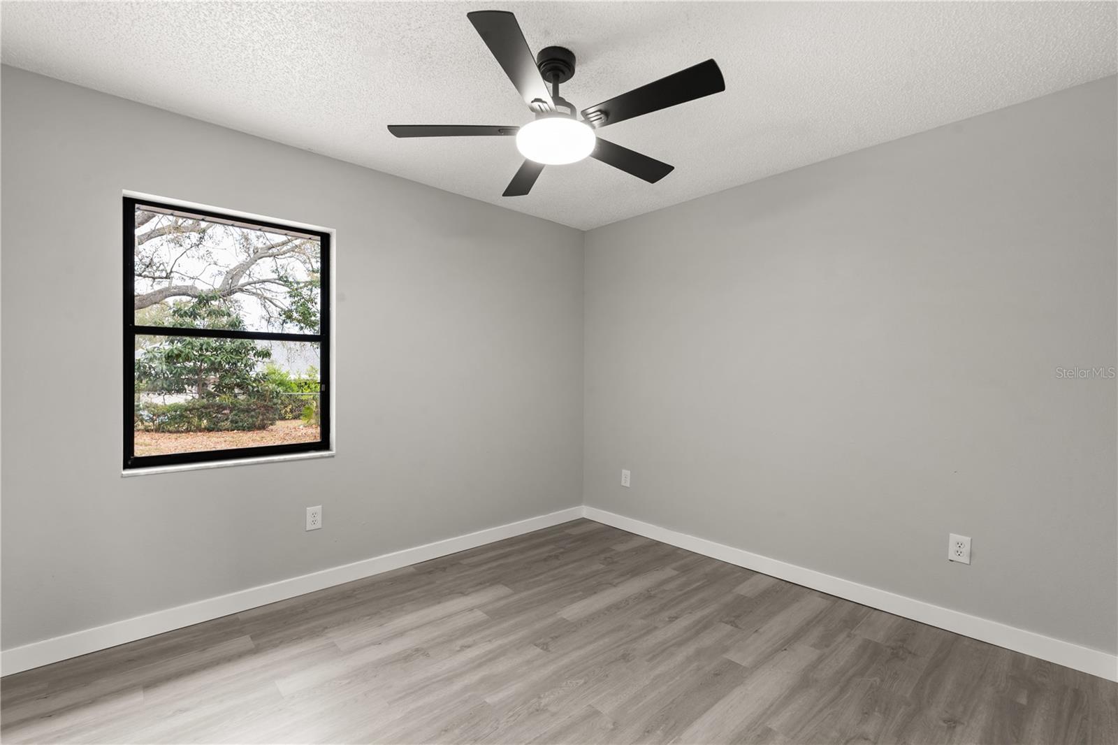 Image 21 of 25 For 1429 Covington Court