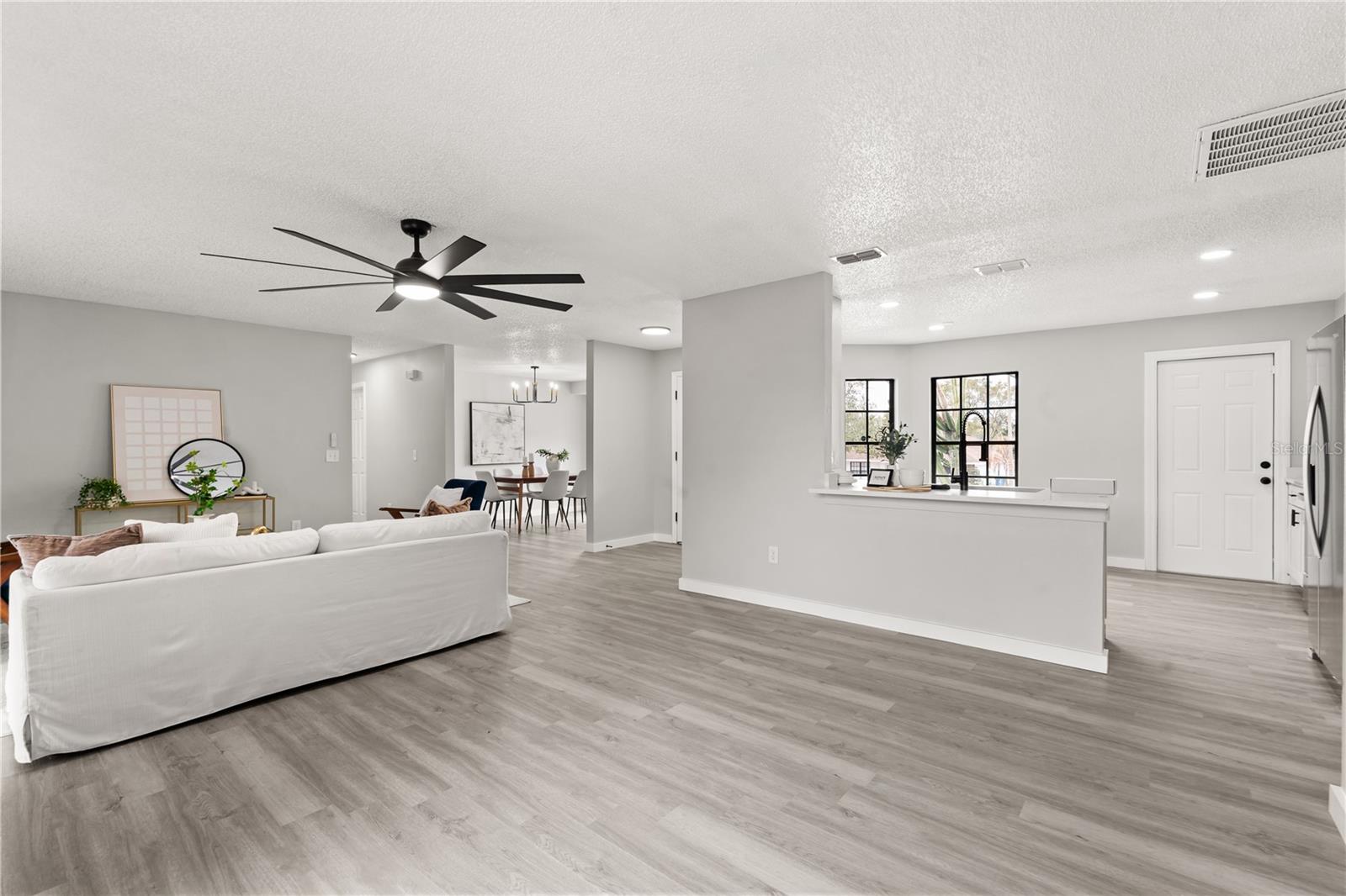 Image 7 of 25 For 1429 Covington Court