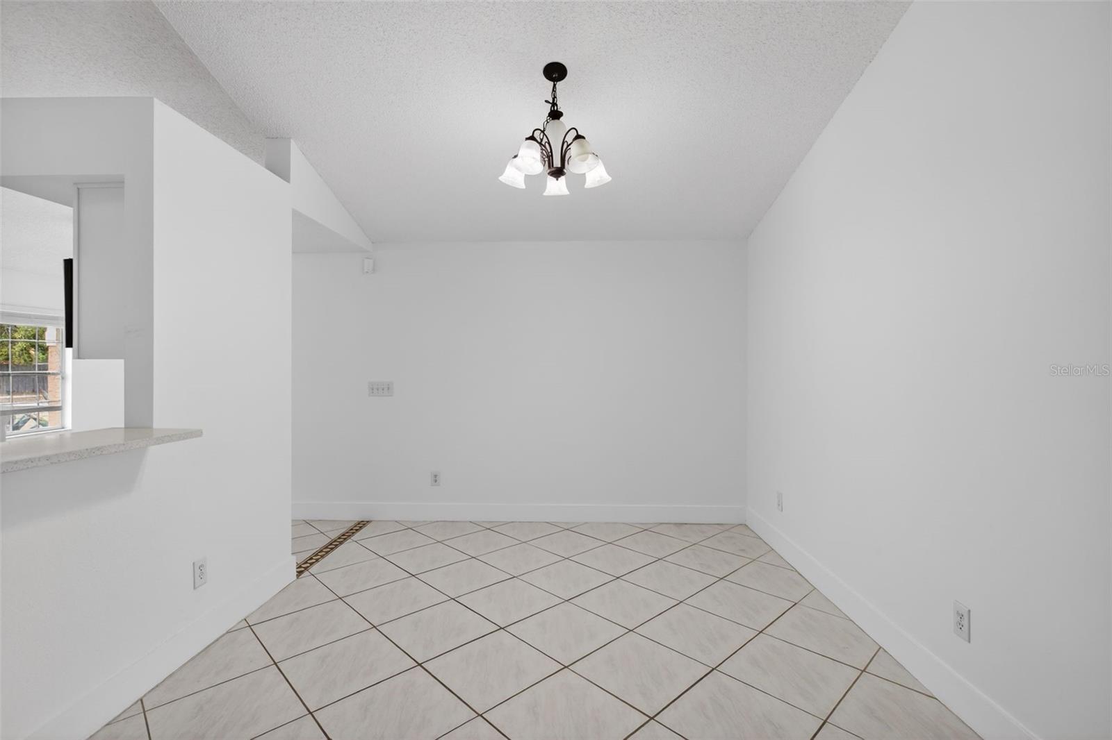 Image 14 of 41 For 1624 Wood Violet Drive