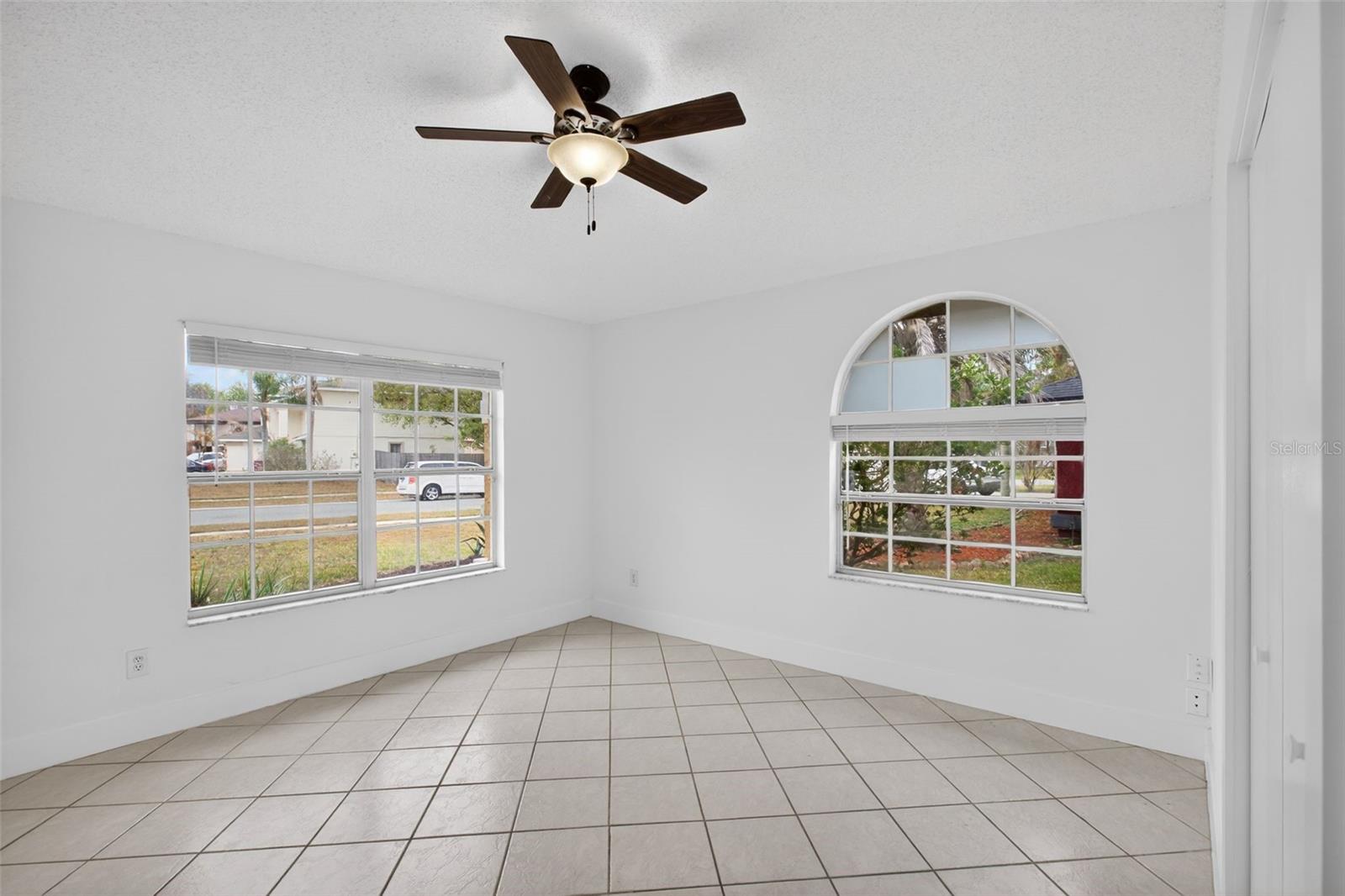 Image 16 of 41 For 1624 Wood Violet Drive