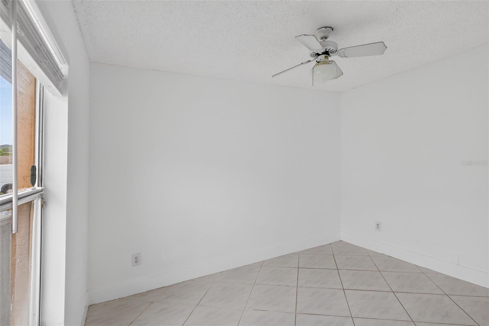 Image 23 of 41 For 1624 Wood Violet Drive