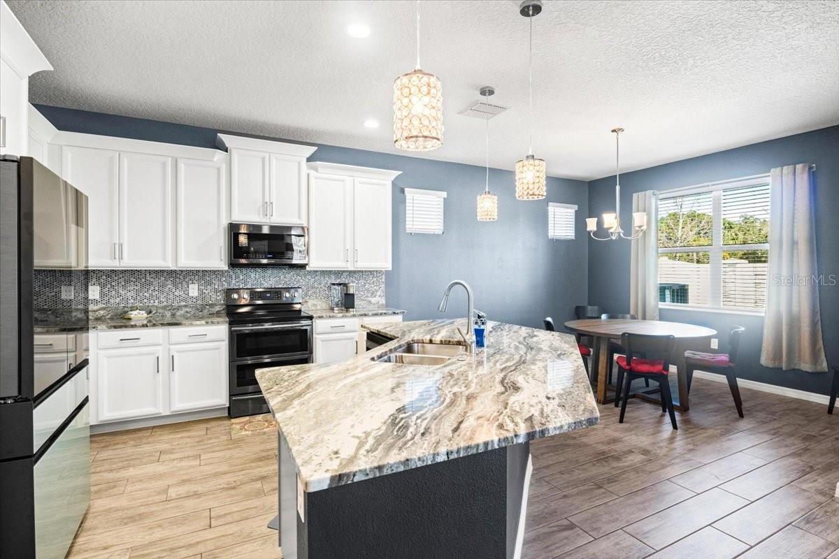 Image 7 of 37 For 2642 Flicker Cove