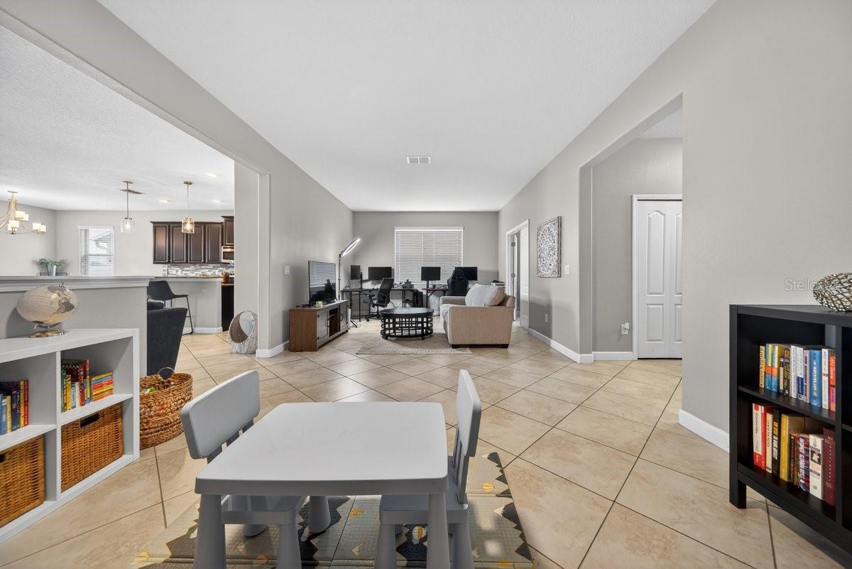 Image 18 of 53 For 2854 Youngford Street