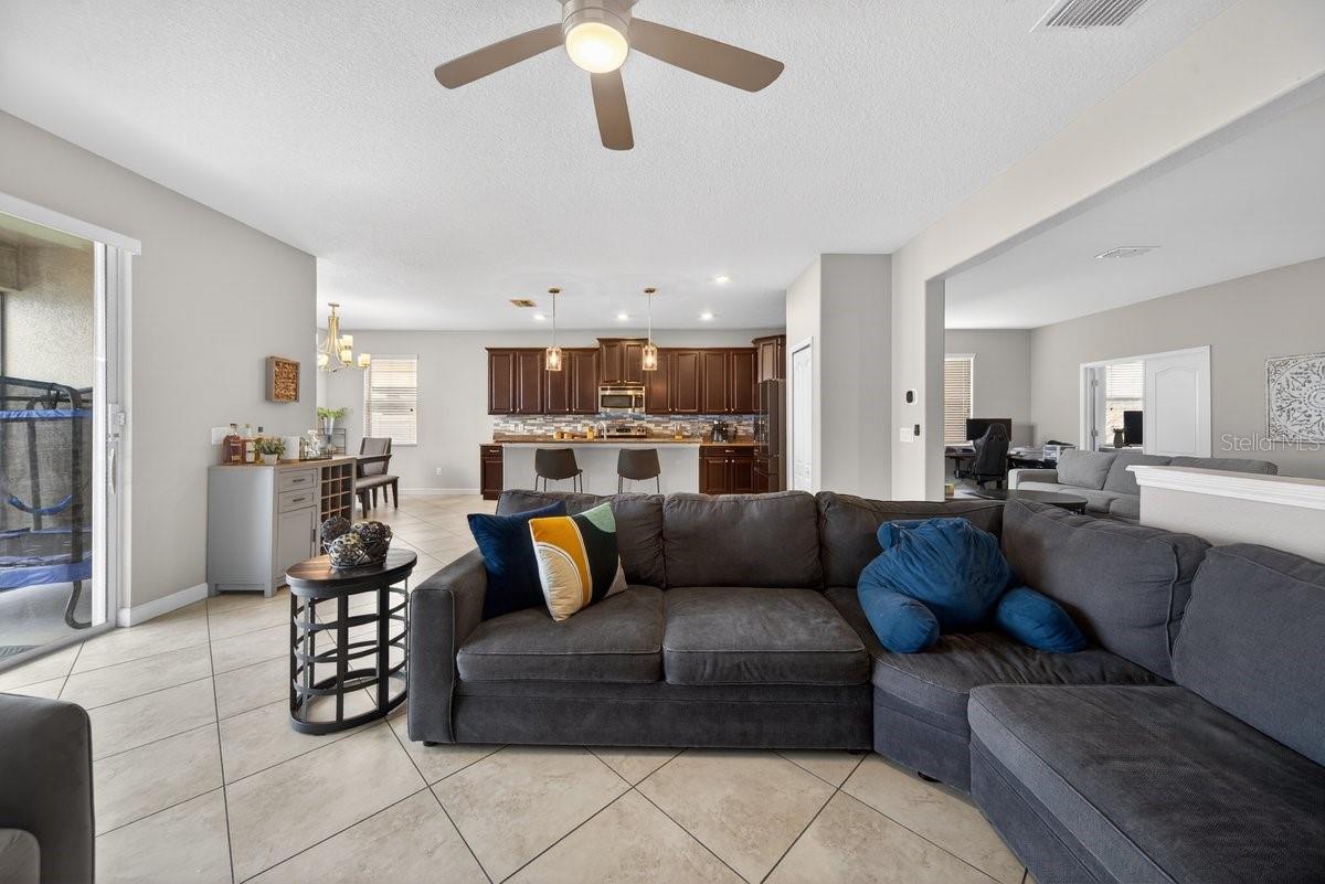 Image 27 of 53 For 2854 Youngford Street