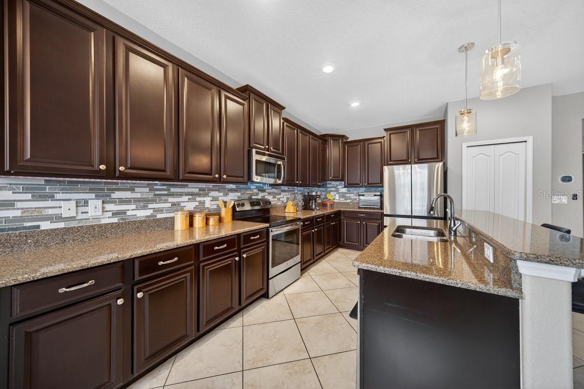 Image 28 of 53 For 2854 Youngford Street