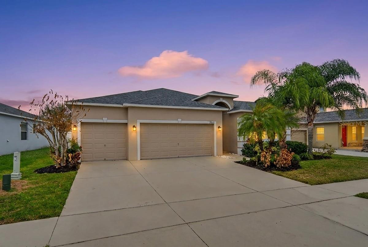 Image 3 of 53 For 2854 Youngford Street