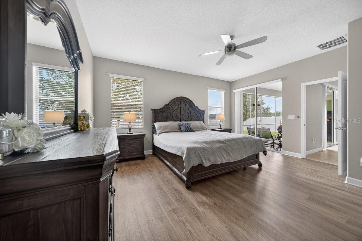 Image 33 of 53 For 2854 Youngford Street