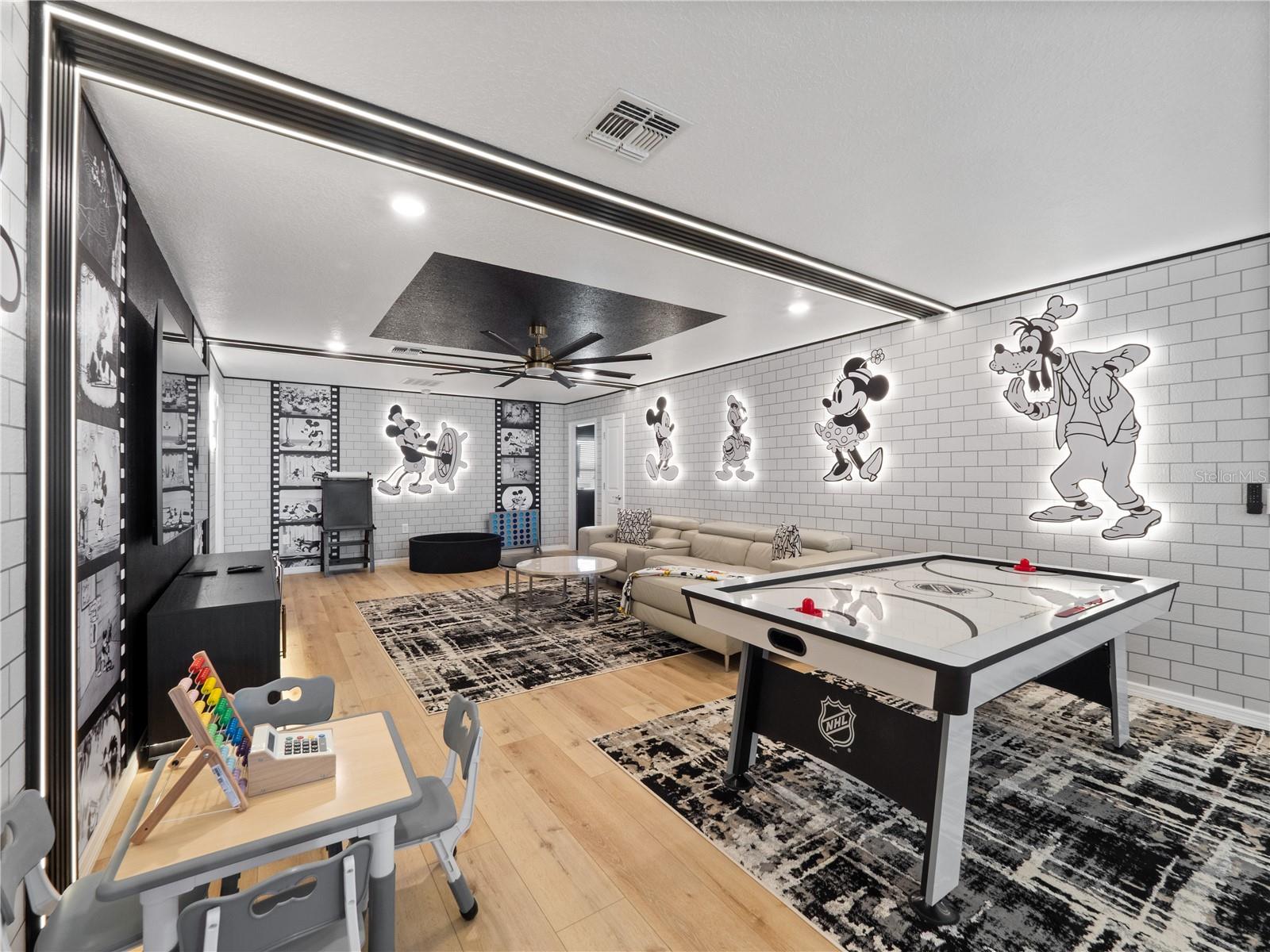 Image 28 of 45 For 1970 Summer Drive