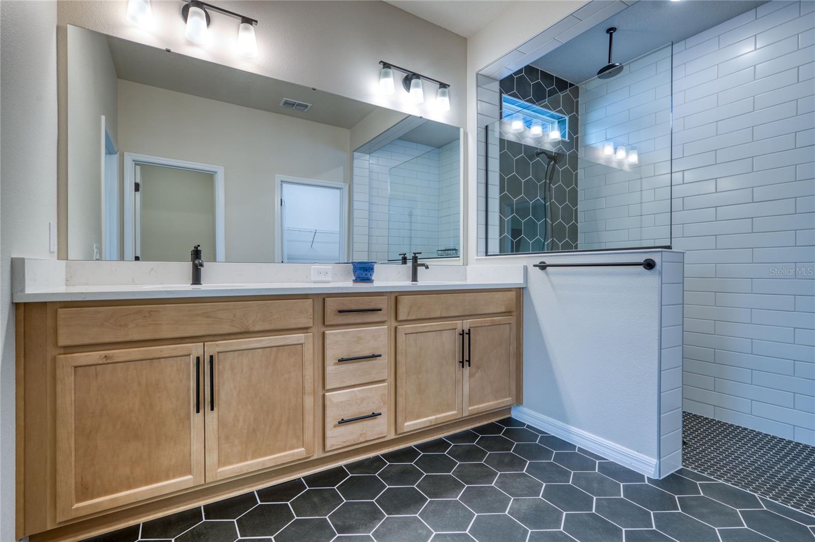 Image 34 of 58 For 16966 Cedar Valley Circle