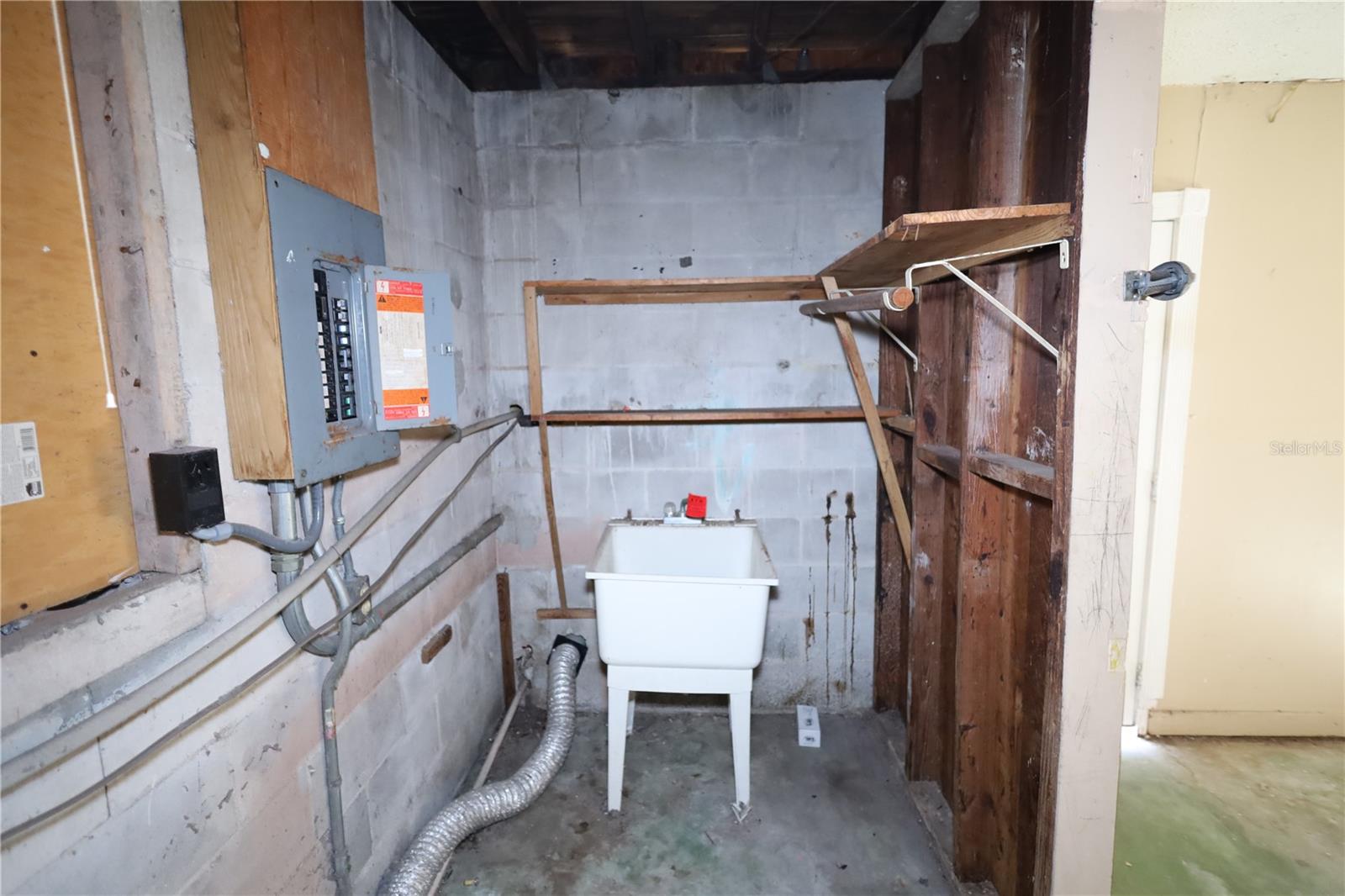 Image 18 of 37 For 1211 Moton Avenue