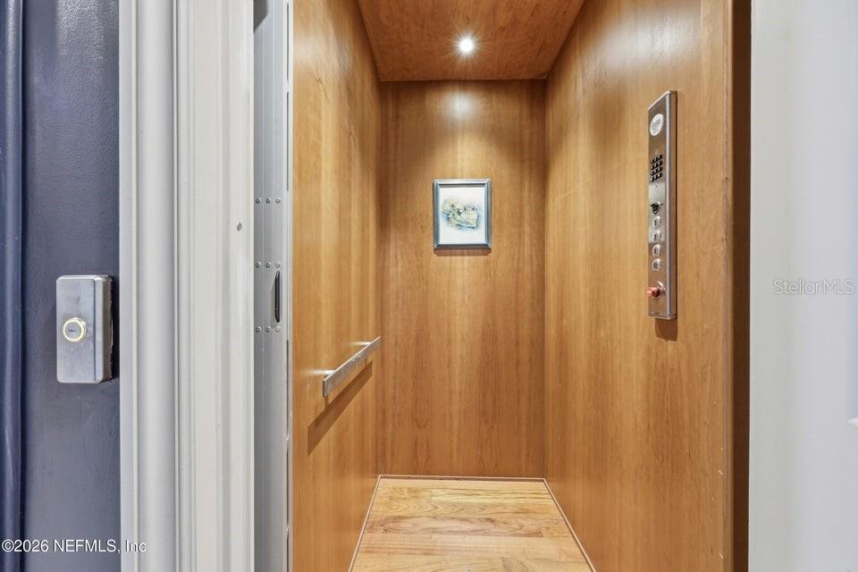 Image 42 of 99 For 7149 Middleton Avenue