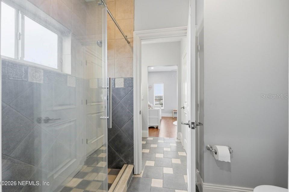 Image 63 of 99 For 7149 Middleton Avenue