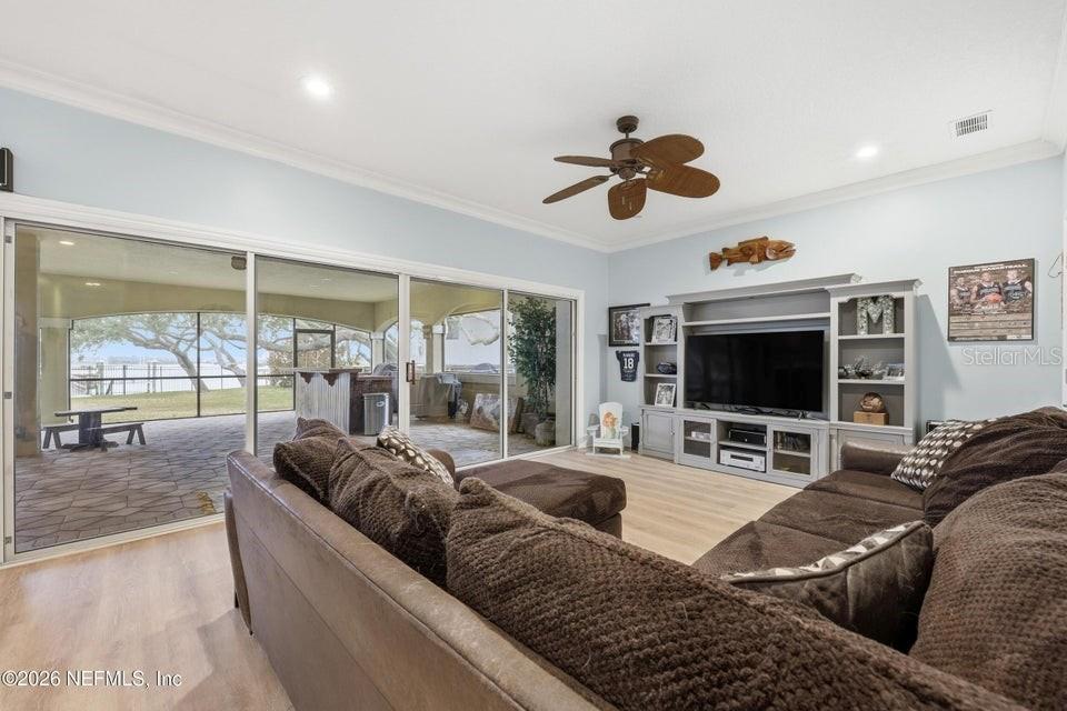 Image 78 of 99 For 7149 Middleton Avenue