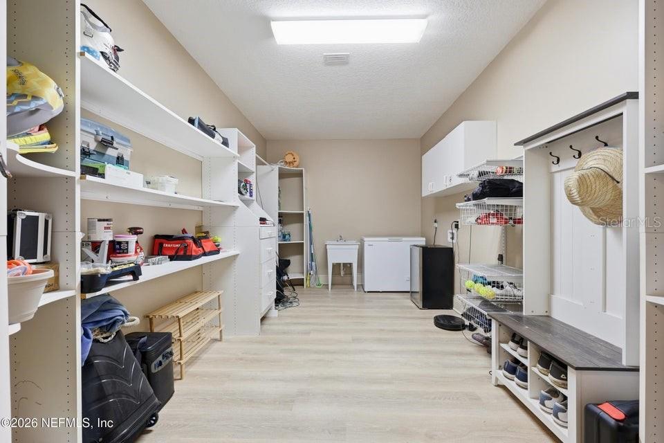 Image 86 of 99 For 7149 Middleton Avenue