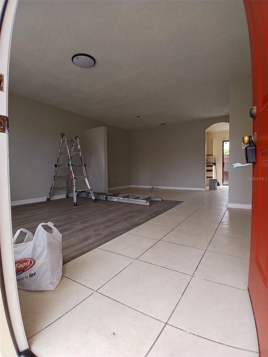 Image 18 of 29 For 7454 Wynnewood Square 188