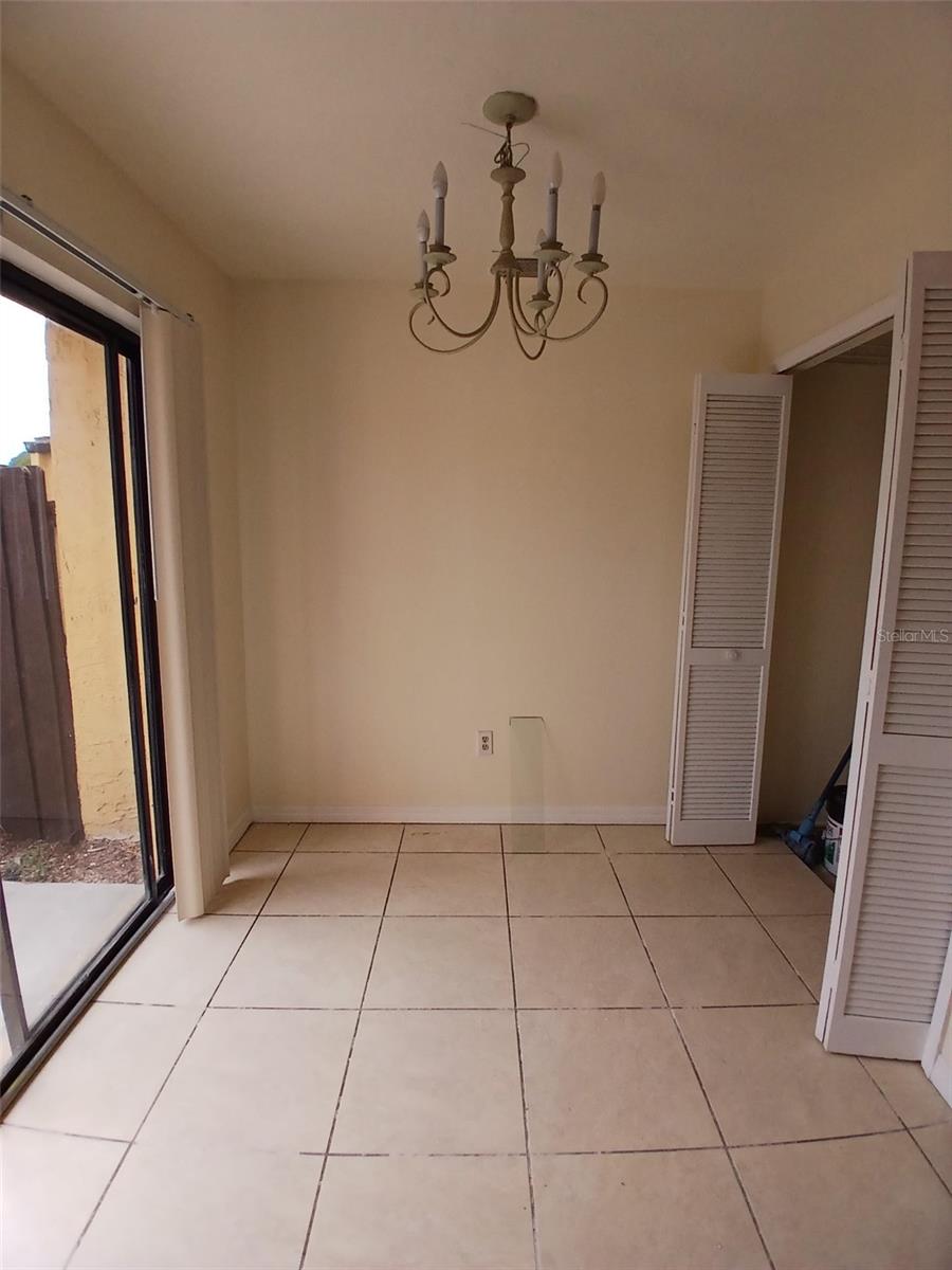 Image 25 of 29 For 7454 Wynnewood Square 188