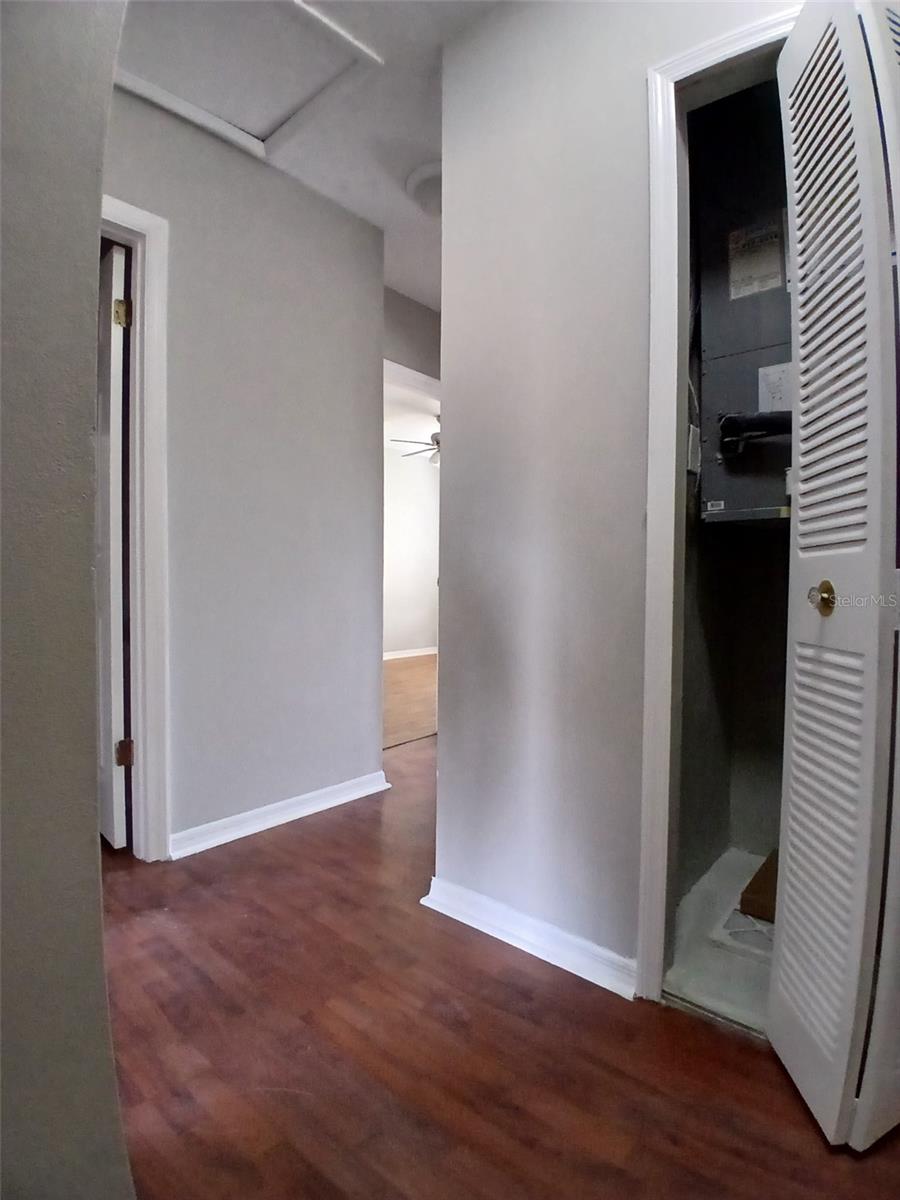 Image 9 of 29 For 7454 Wynnewood Square 188