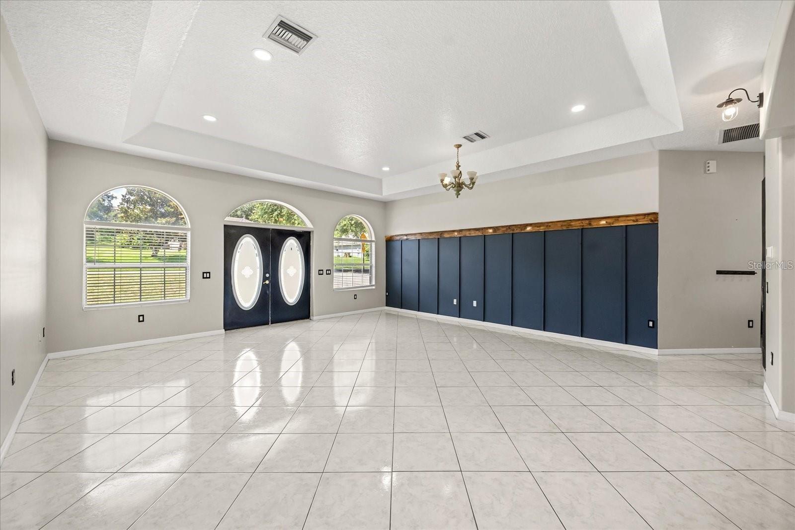 Image 4 of 23 For 13848 Vista Del Lago Boulevard