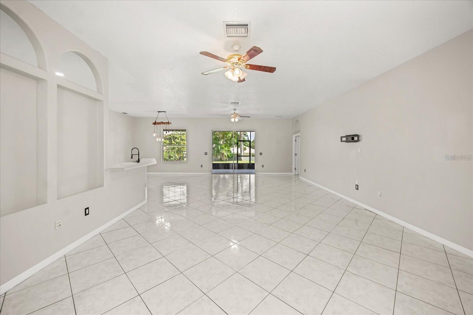 Image 6 of 23 For 13848 Vista Del Lago Boulevard