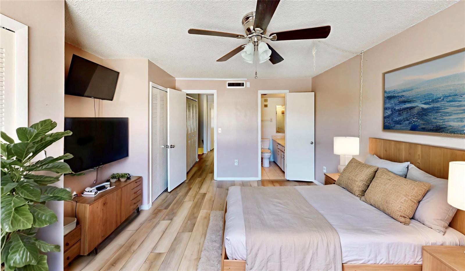 Image 14 of 29 For 404 Orlando Avenue 8b