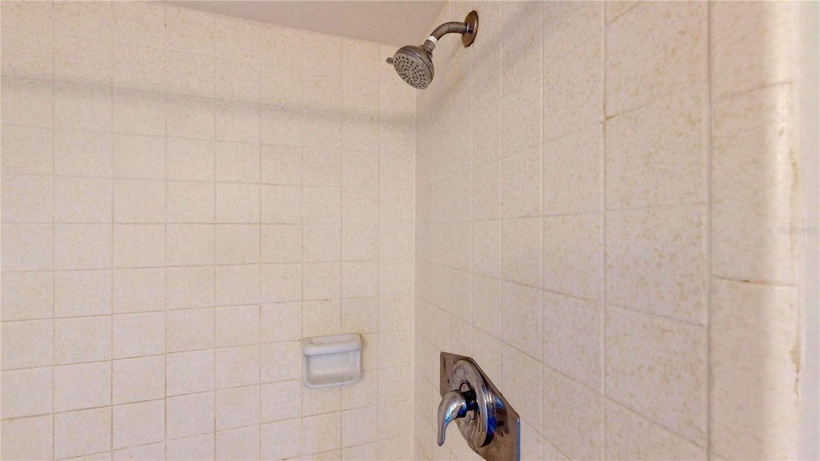 Image 18 of 29 For 404 Orlando Avenue 8b