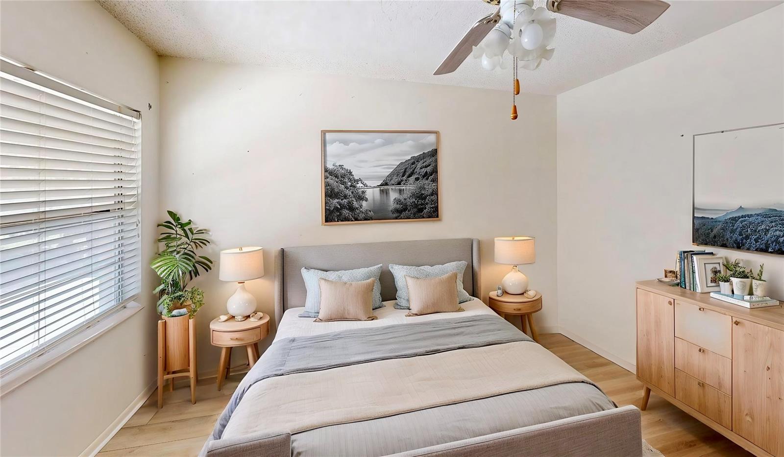 Image 20 of 29 For 404 Orlando Avenue 8b