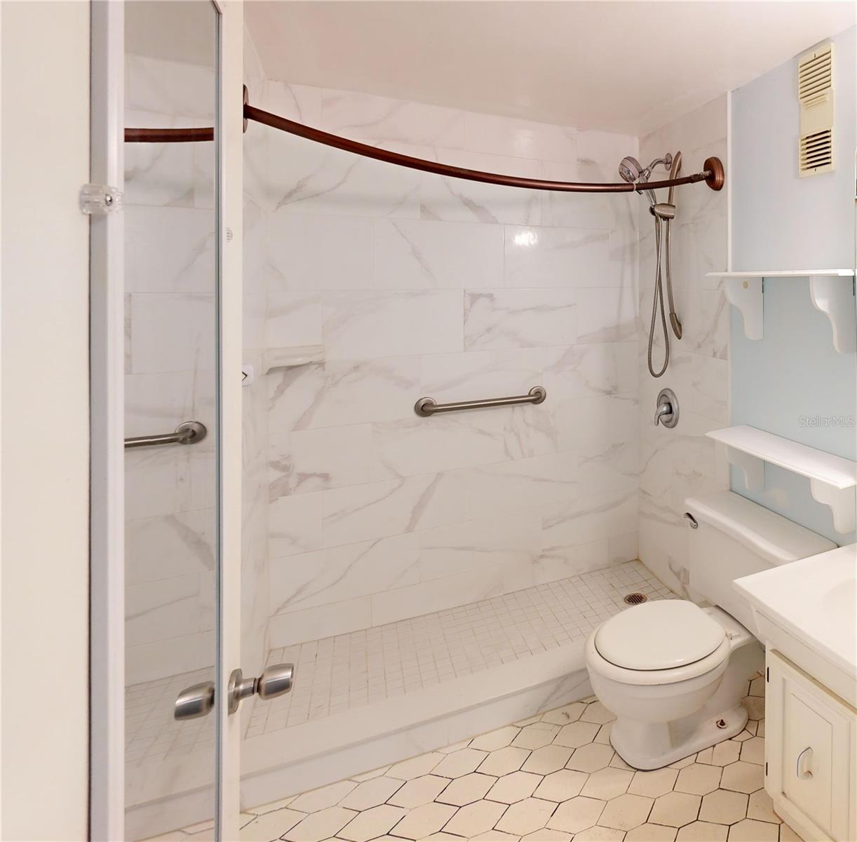 Image 22 of 29 For 404 Orlando Avenue 8b