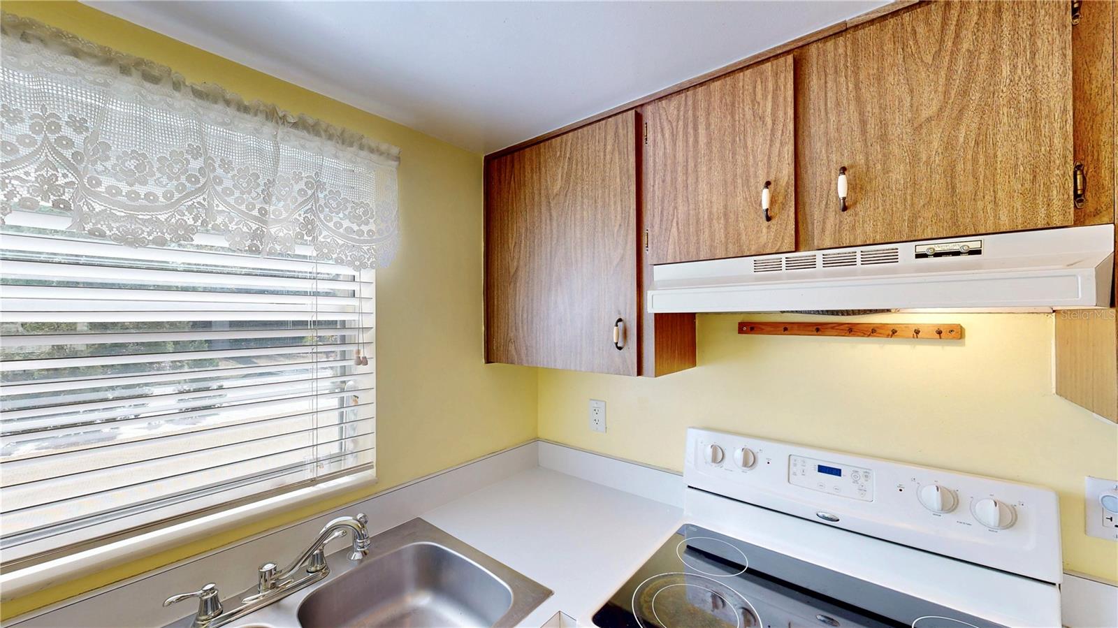 Image 6 of 29 For 404 Orlando Avenue 8b