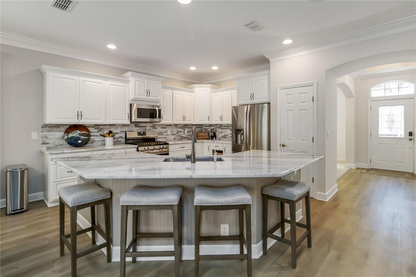 Image 10 of 32 For 440 Victoria Park Drive