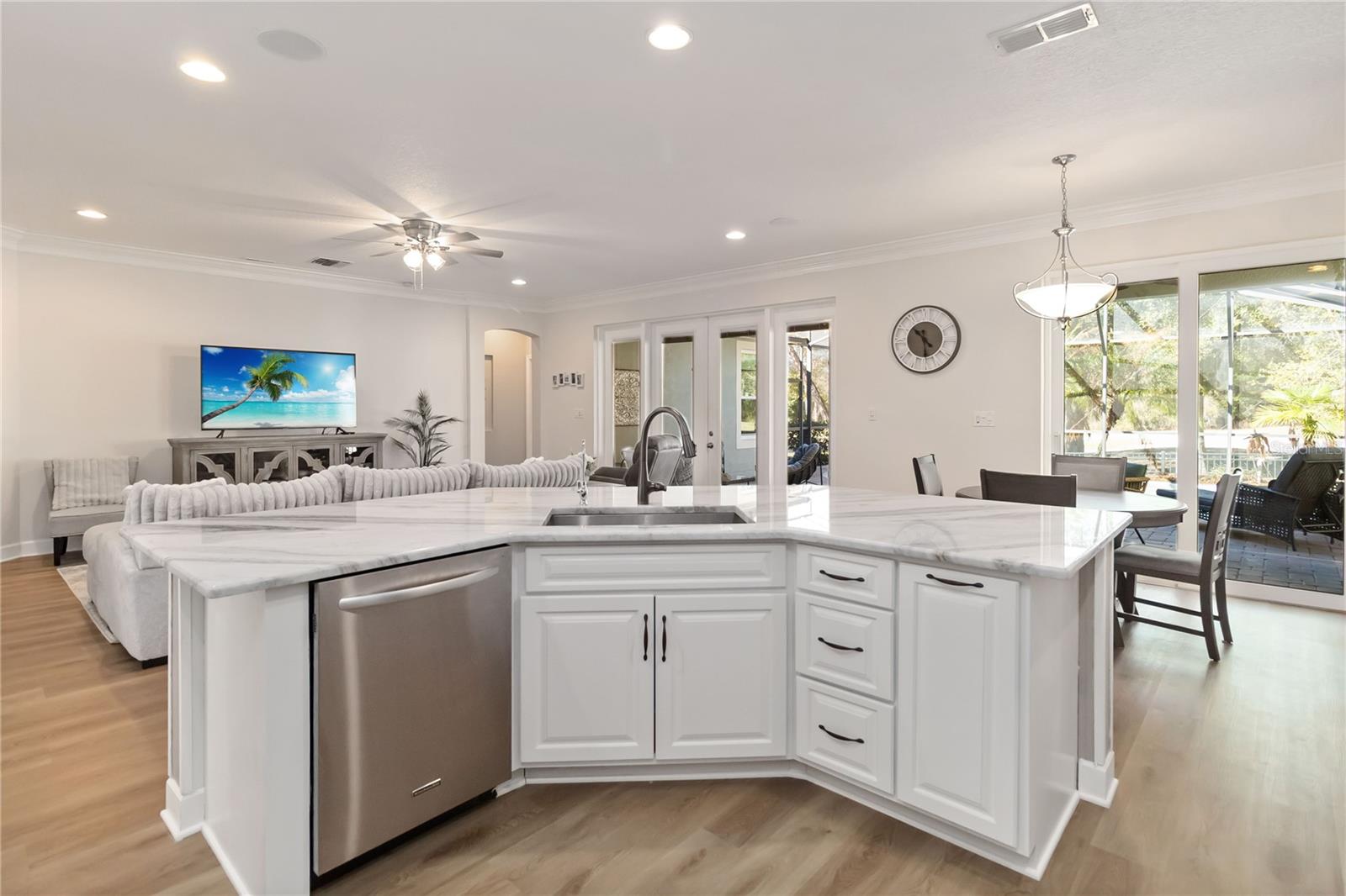 Image 12 of 32 For 440 Victoria Park Drive