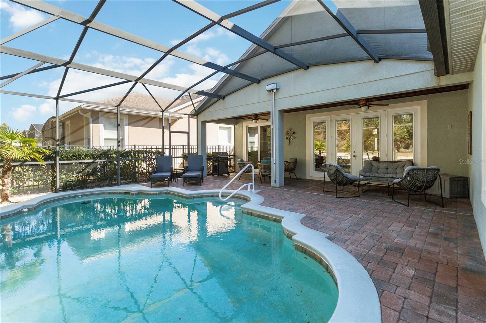 Image 2 of 32 For 440 Victoria Park Drive