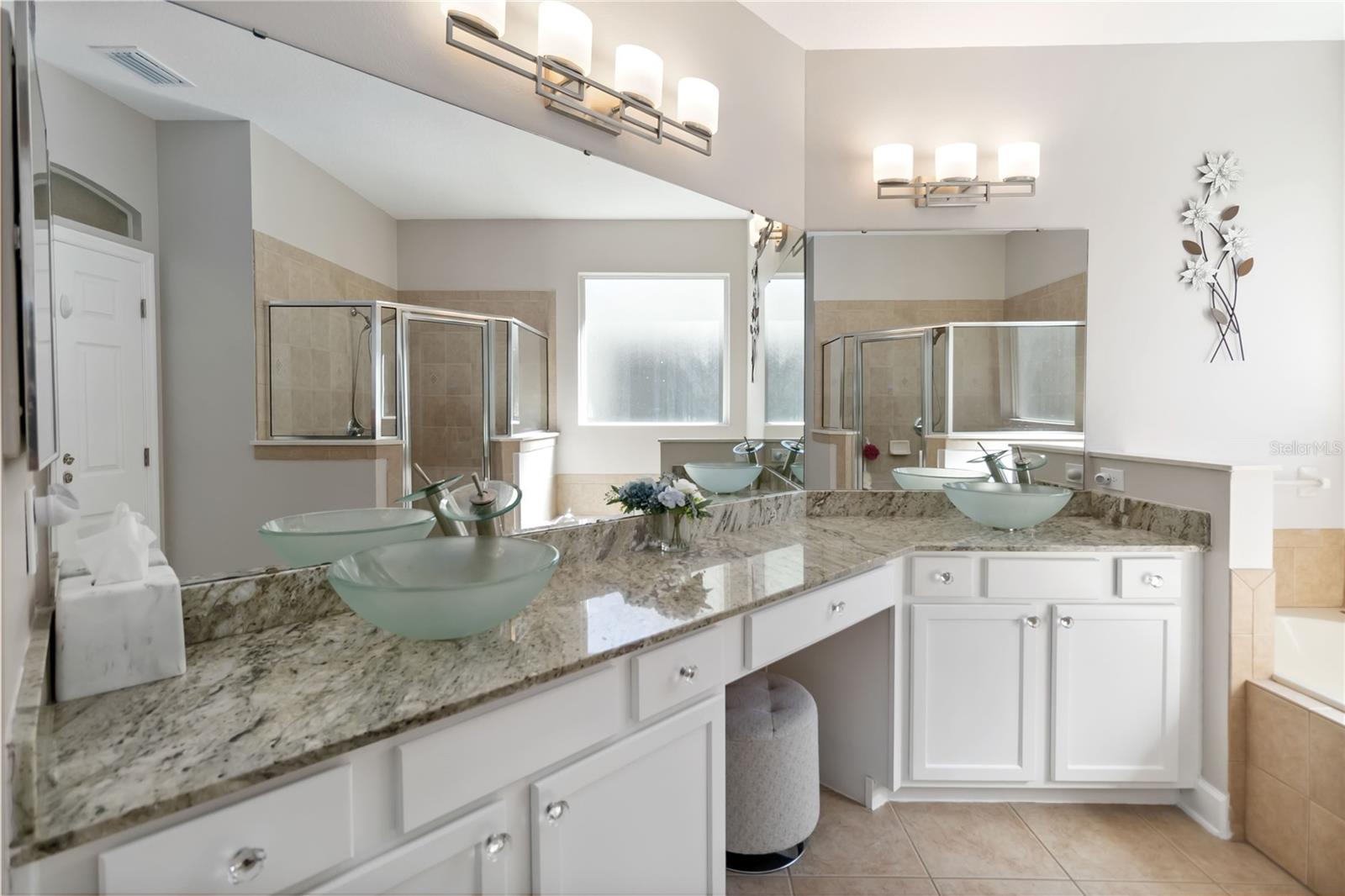 Image 20 of 32 For 440 Victoria Park Drive