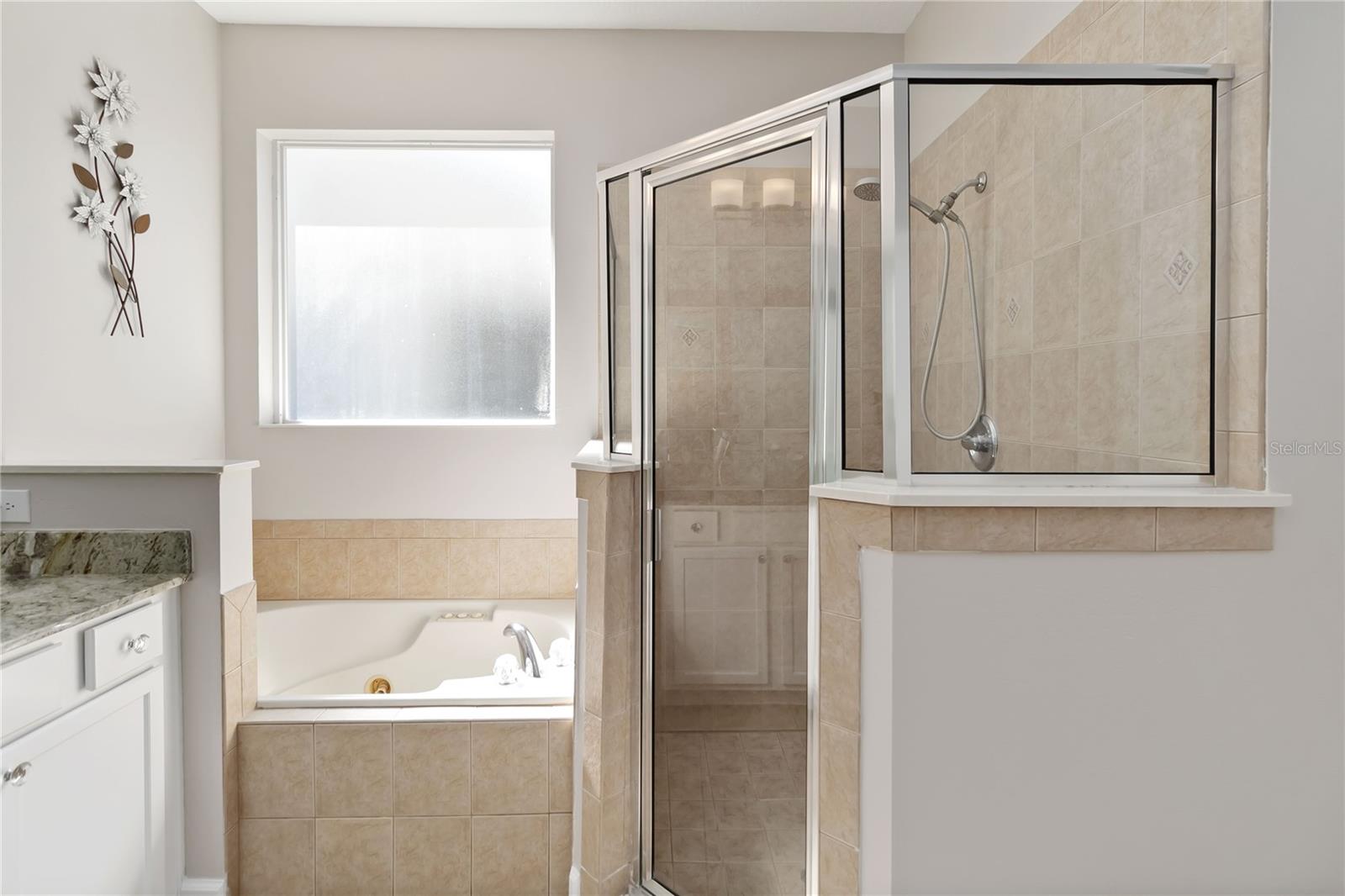 Image 21 of 32 For 440 Victoria Park Drive