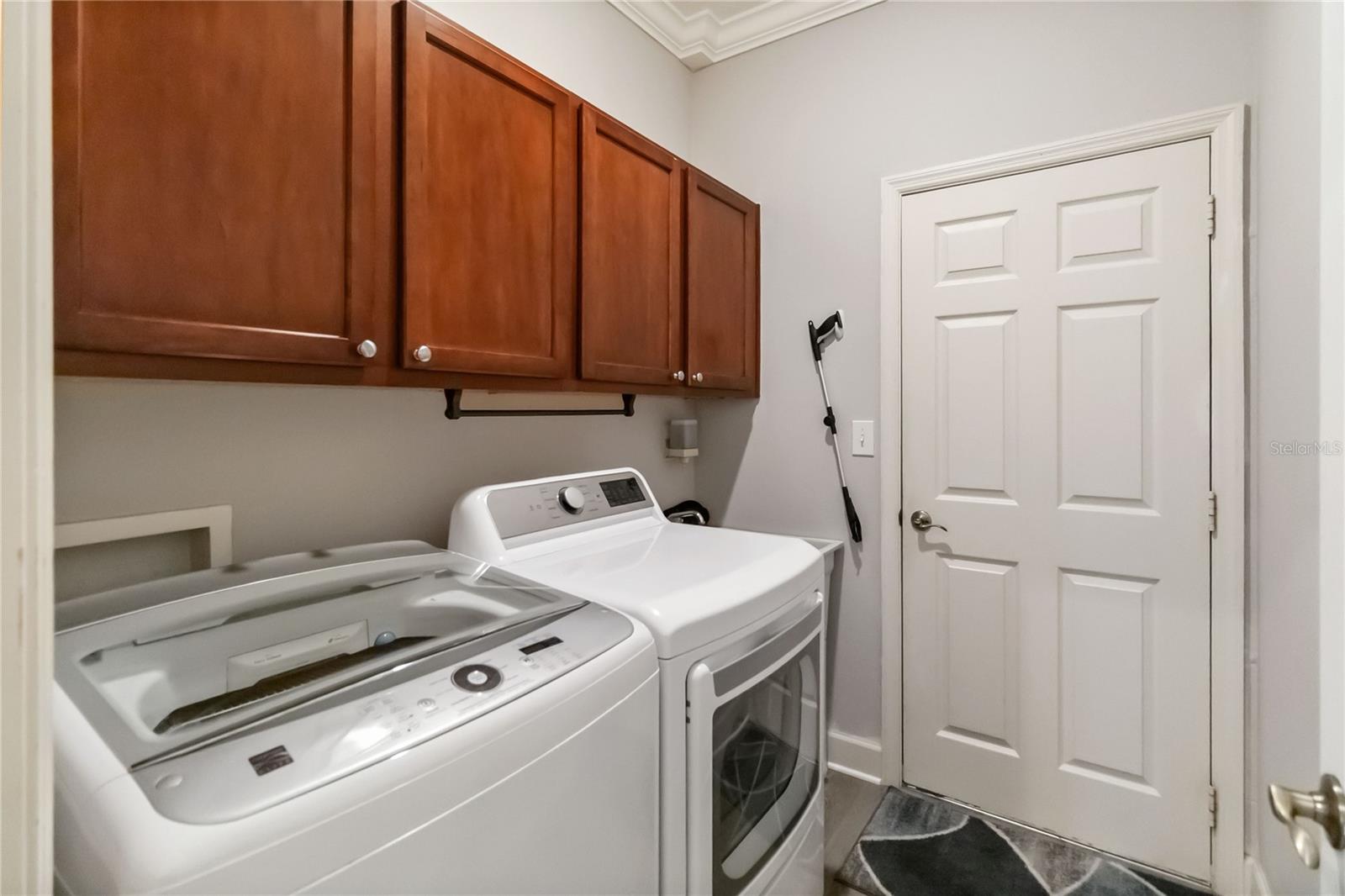 Image 26 of 32 For 440 Victoria Park Drive