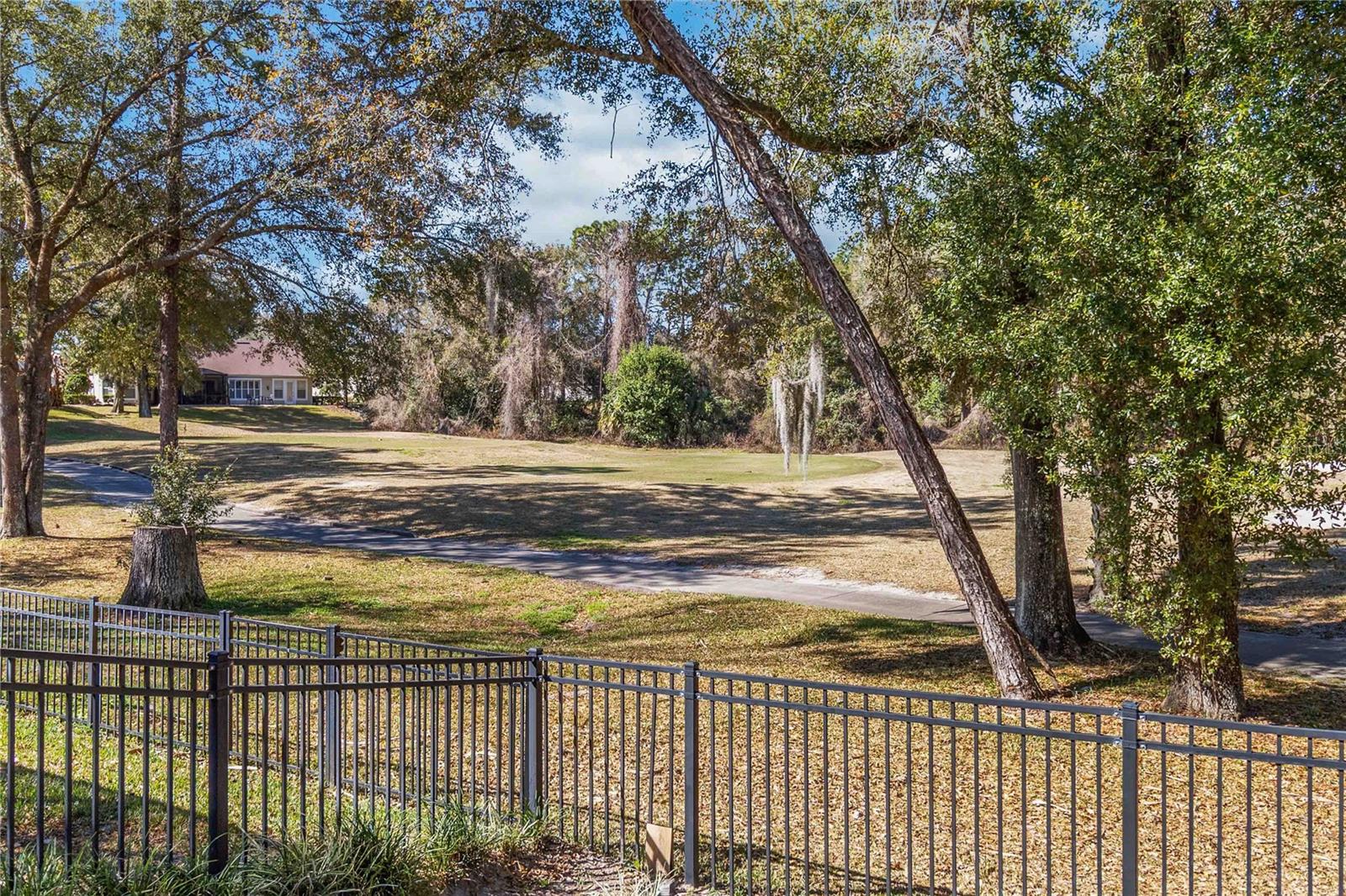 Image 27 of 32 For 440 Victoria Park Drive