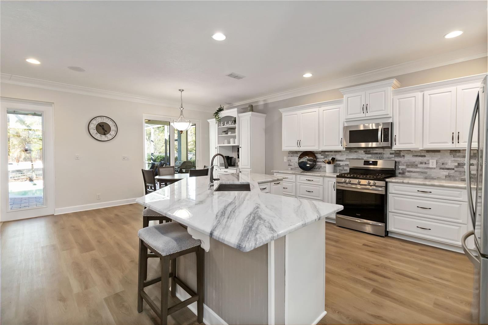 Image 3 of 32 For 440 Victoria Park Drive