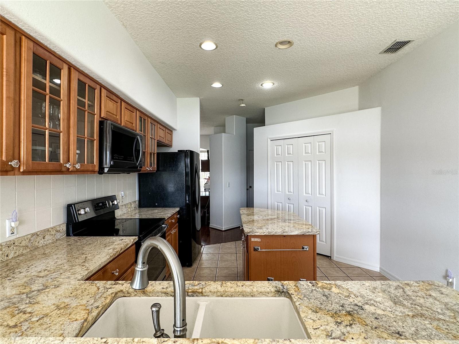 Image 8 of 26 For 2621 Shirehall Lane