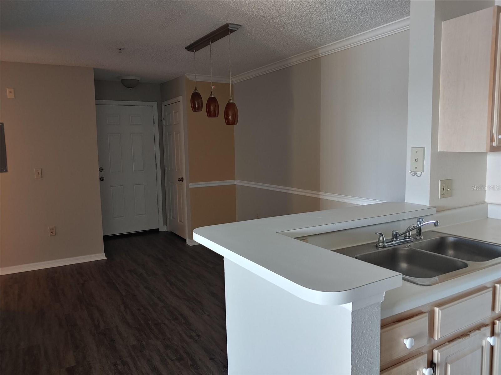 Image 8 of 15 For 1969 Summer Club Drive 311