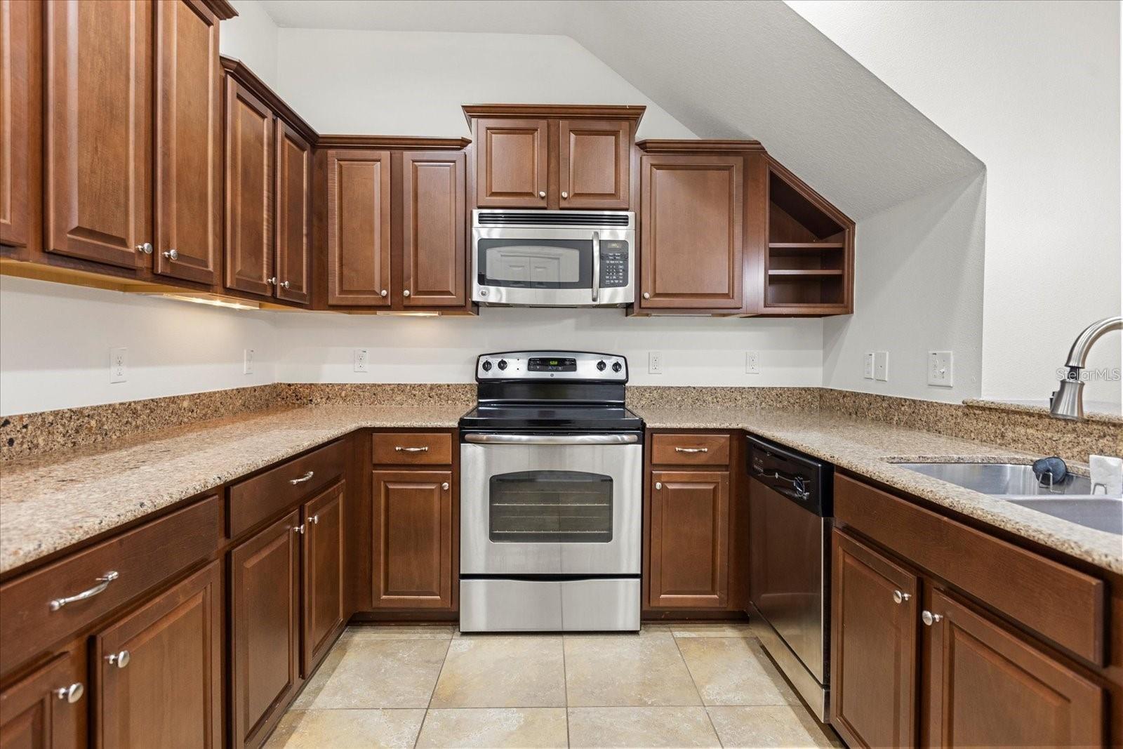 Image 7 of 39 For 14235 Desert Haven Street 3503