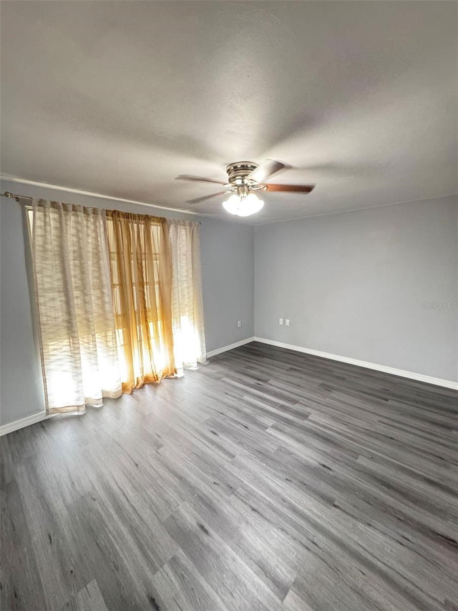 Image 12 of 33 For 4025 Grayton Drive