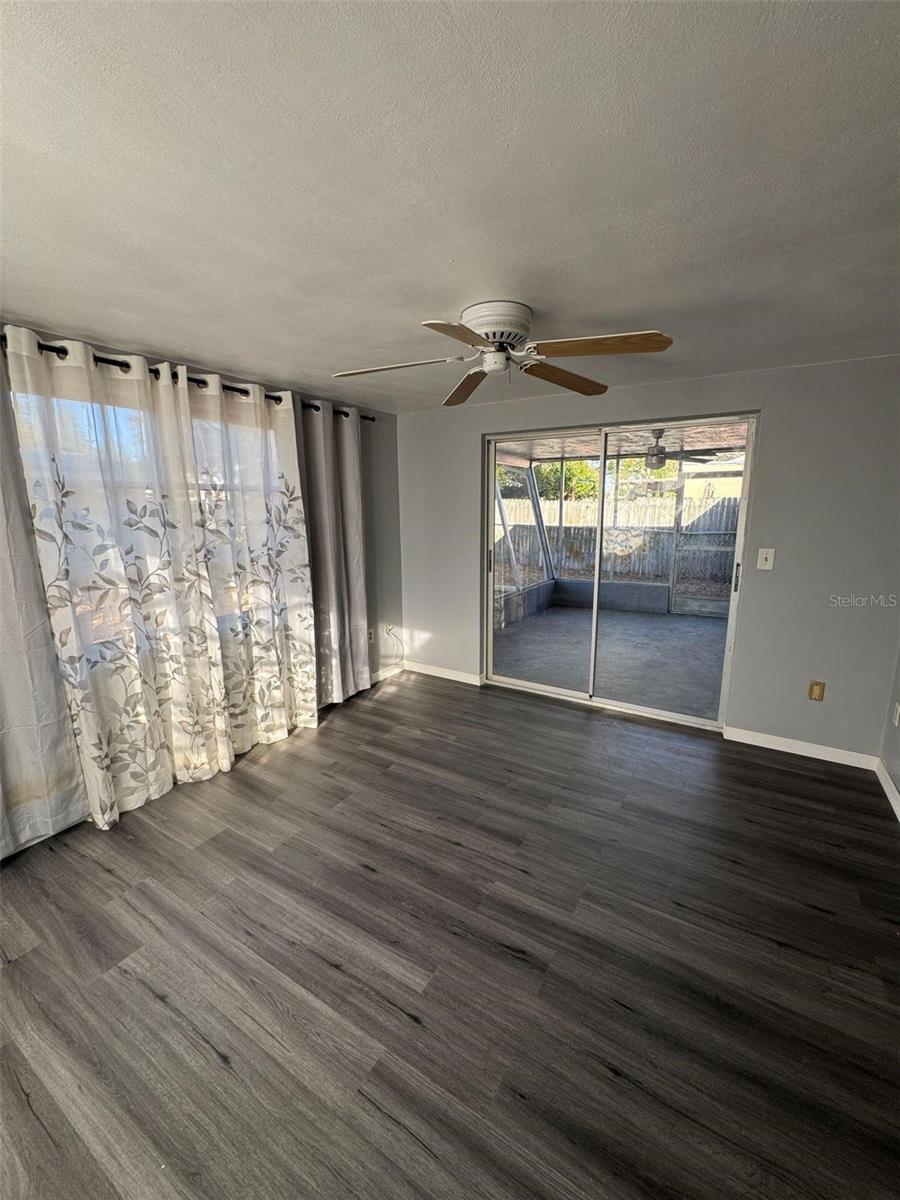 Image 20 of 33 For 4025 Grayton Drive