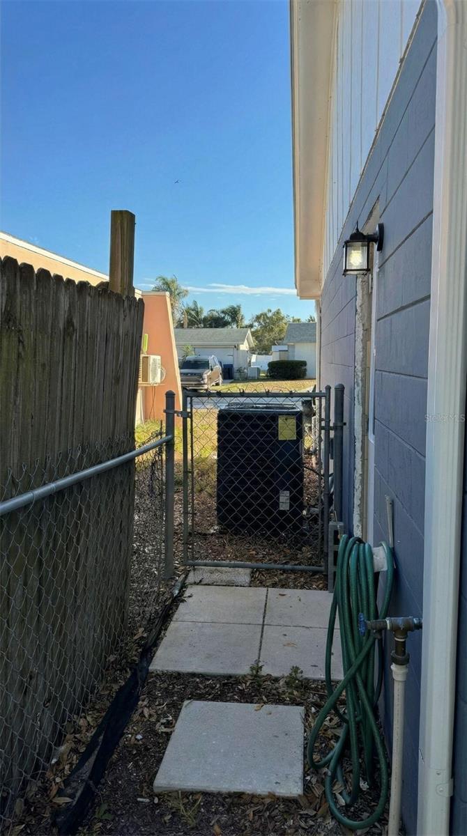 Image 28 of 33 For 4025 Grayton Drive