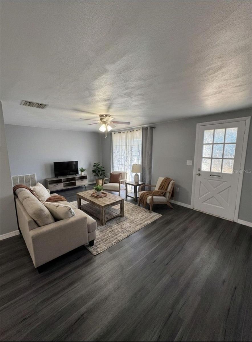 Image 4 of 33 For 4025 Grayton Drive