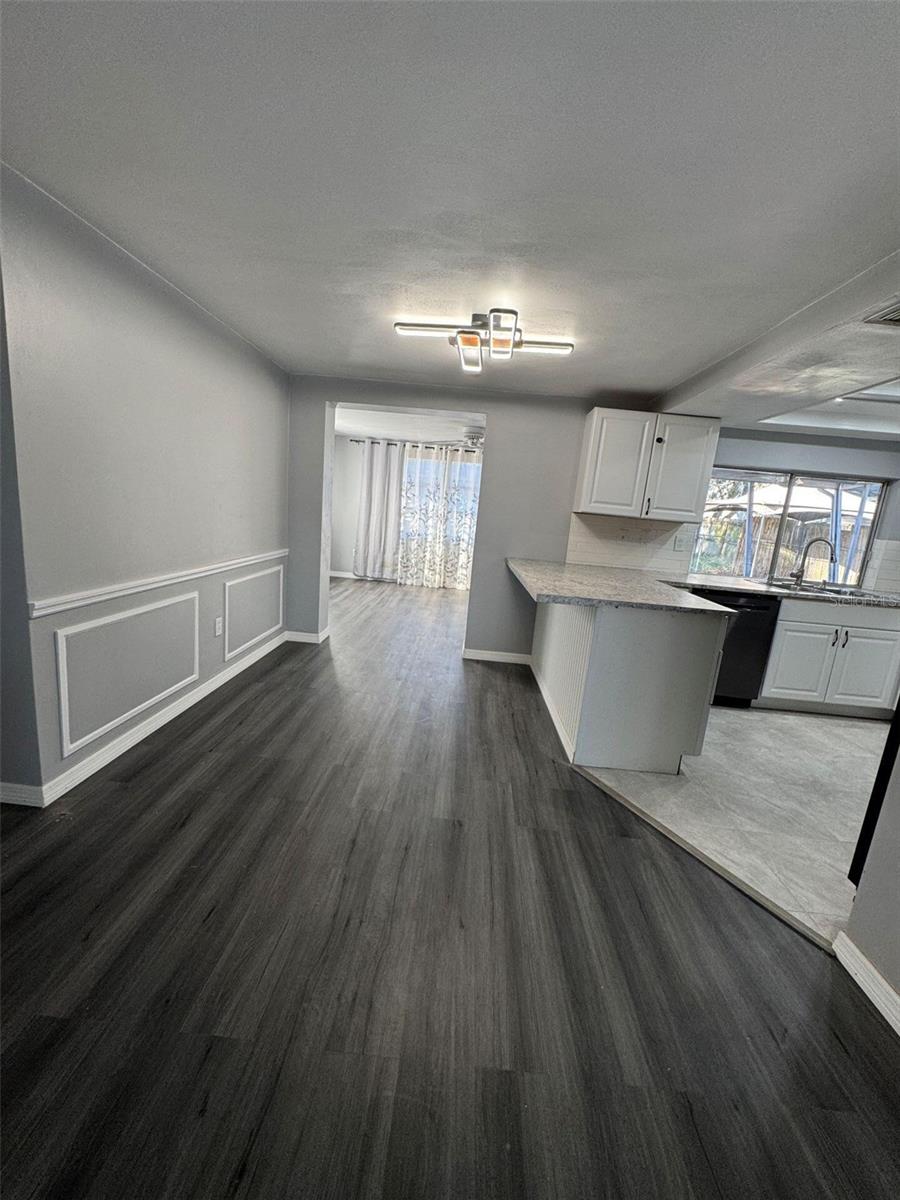 Image 5 of 33 For 4025 Grayton Drive