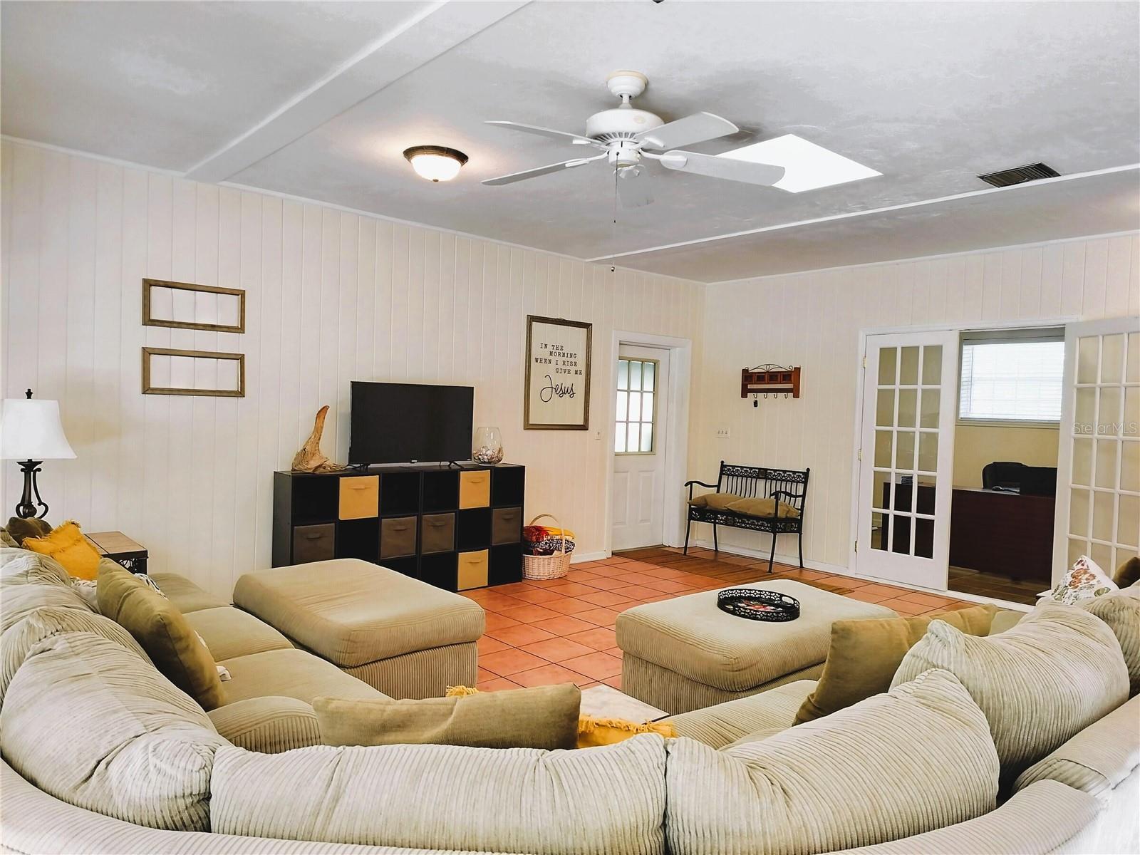 Image 16 of 36 For 450 58th Street