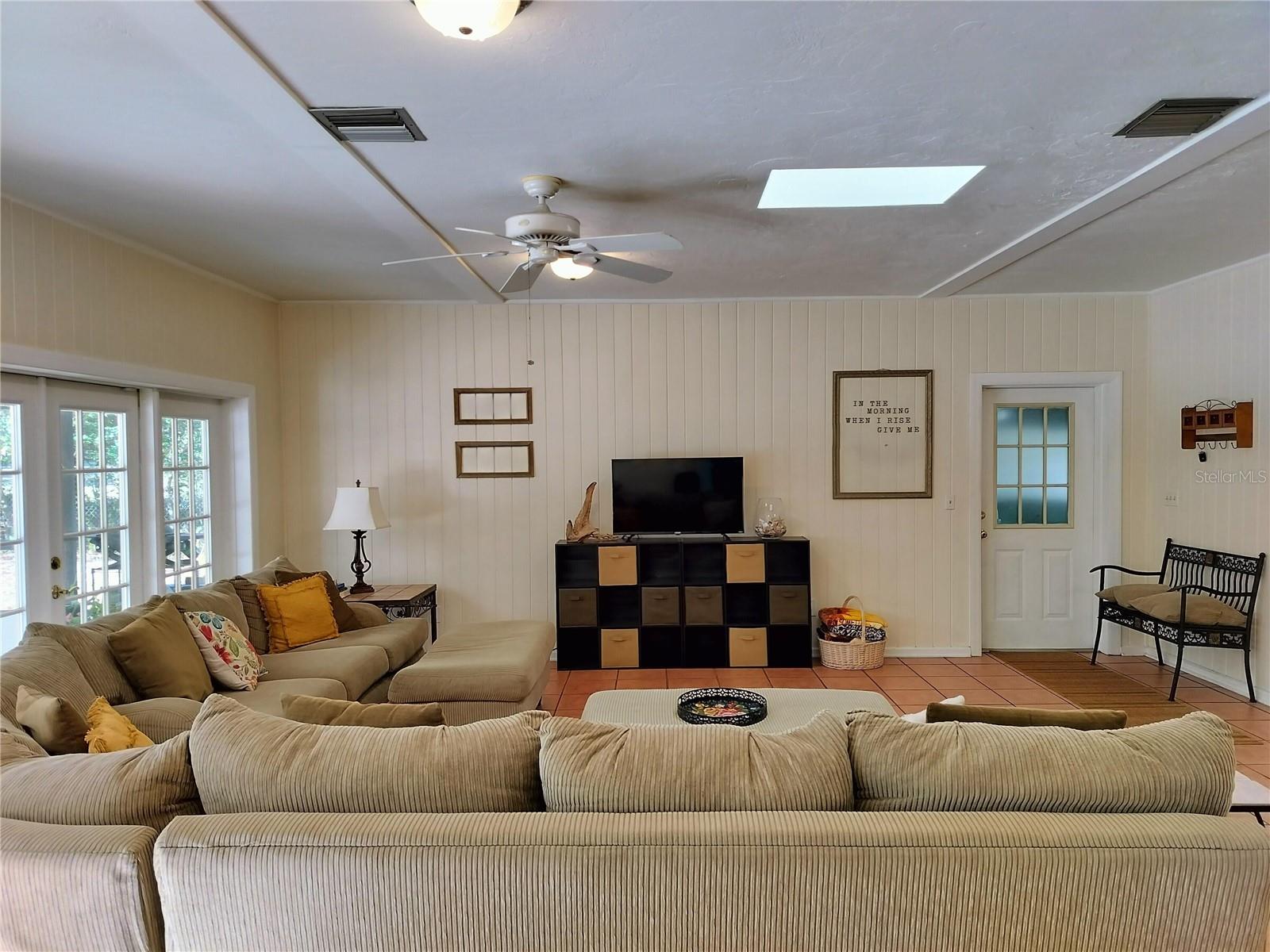 Image 19 of 36 For 450 58th Street