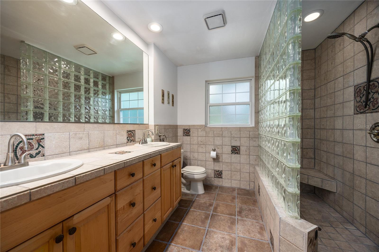 Image 22 of 36 For 450 58th Street