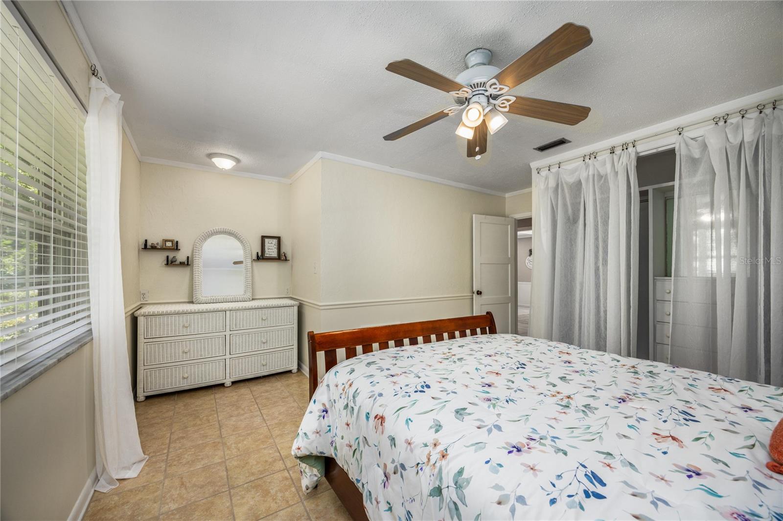 Image 24 of 36 For 450 58th Street