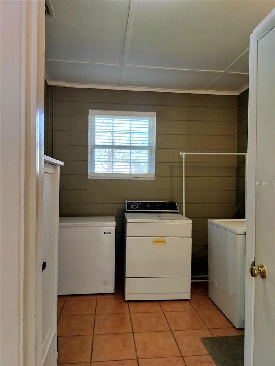 Image 29 of 36 For 450 58th Street